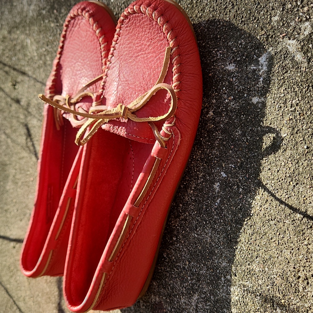 Minnetonka Red Leather Moccasins Driving Shoes  Womens Sz 11